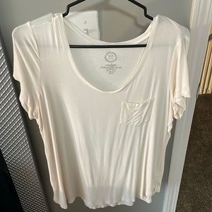 Maurices 24/7 tee size large